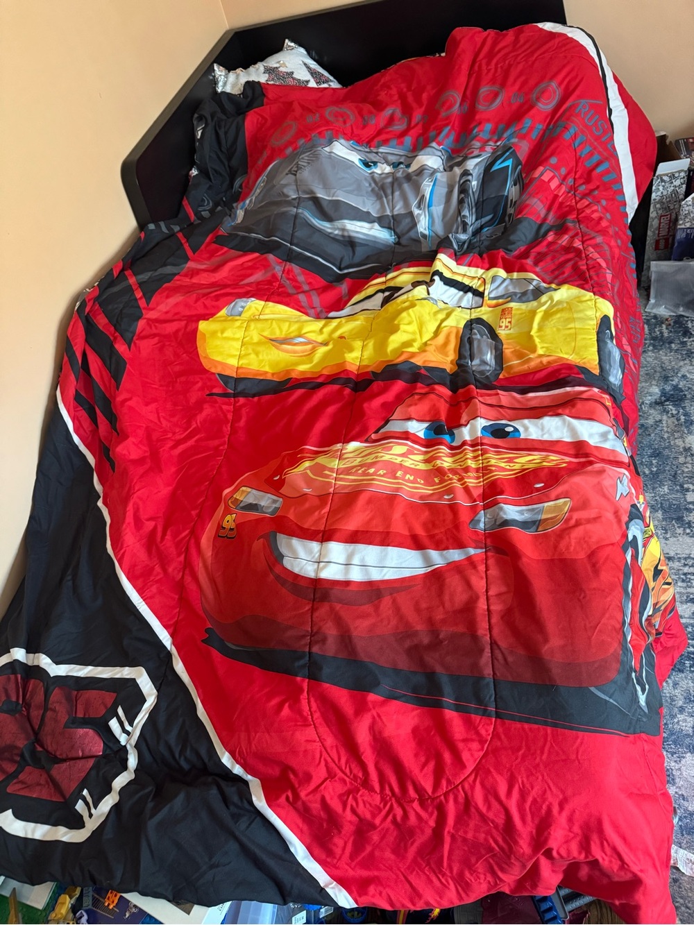 Disney Lightning McQueen Comforter with 3 pillow cases